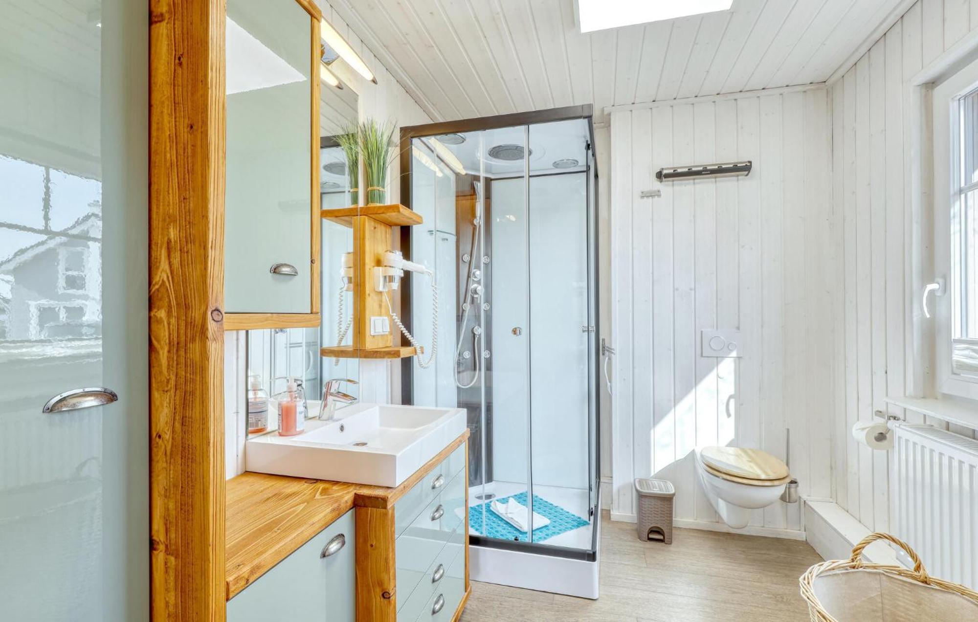 2 Bedroom Beautiful Home In Zerpenschleuse Esterno foto