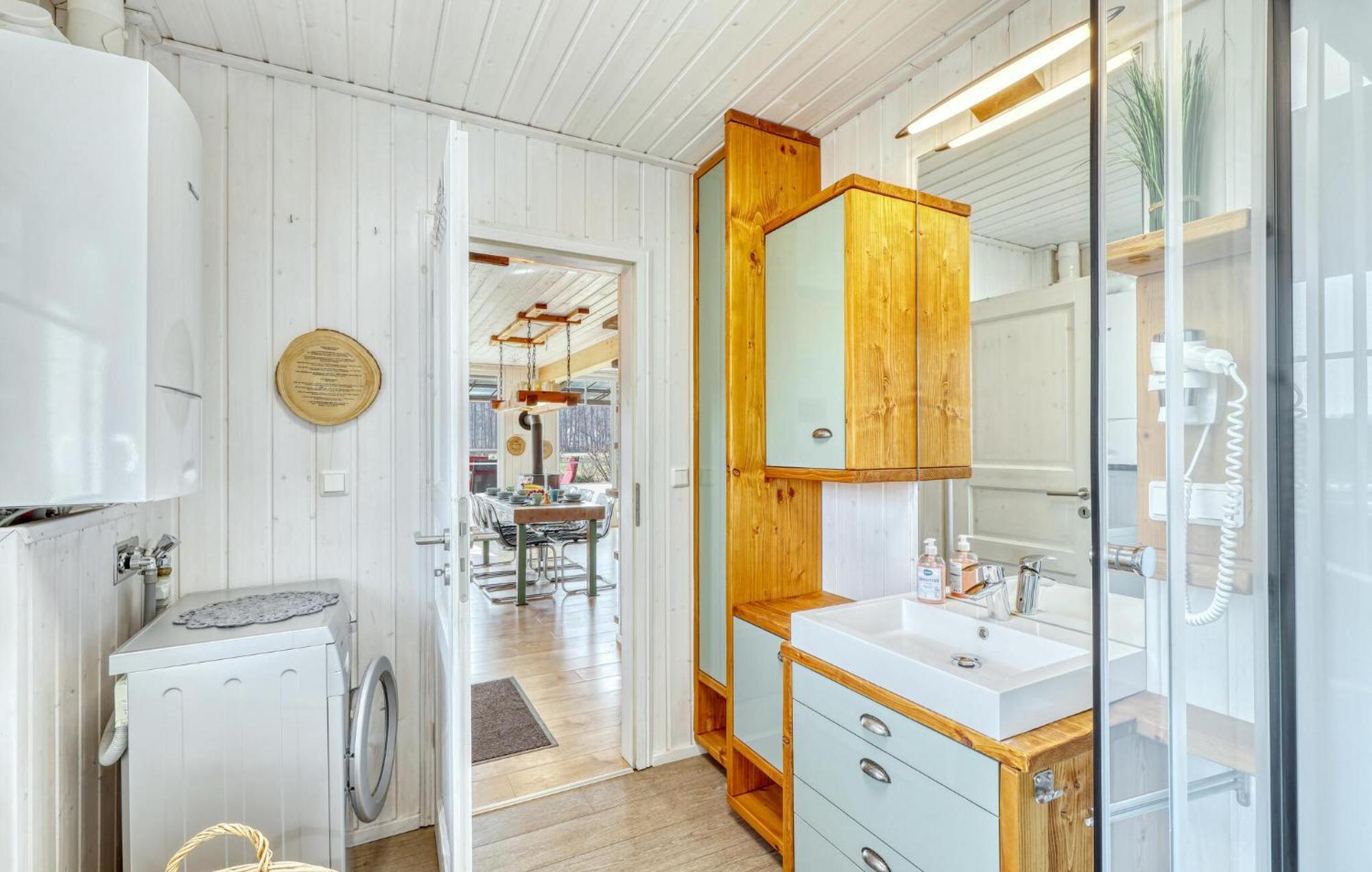 2 Bedroom Beautiful Home In Zerpenschleuse Esterno foto